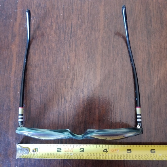 Glasses - Picture 14 of 16